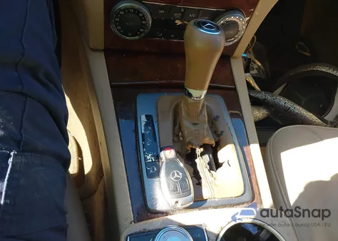 2008 Mercedes-Benz C 300 Luxury/Sport из США, поврежденный, VIN WDDGF54X28R018658